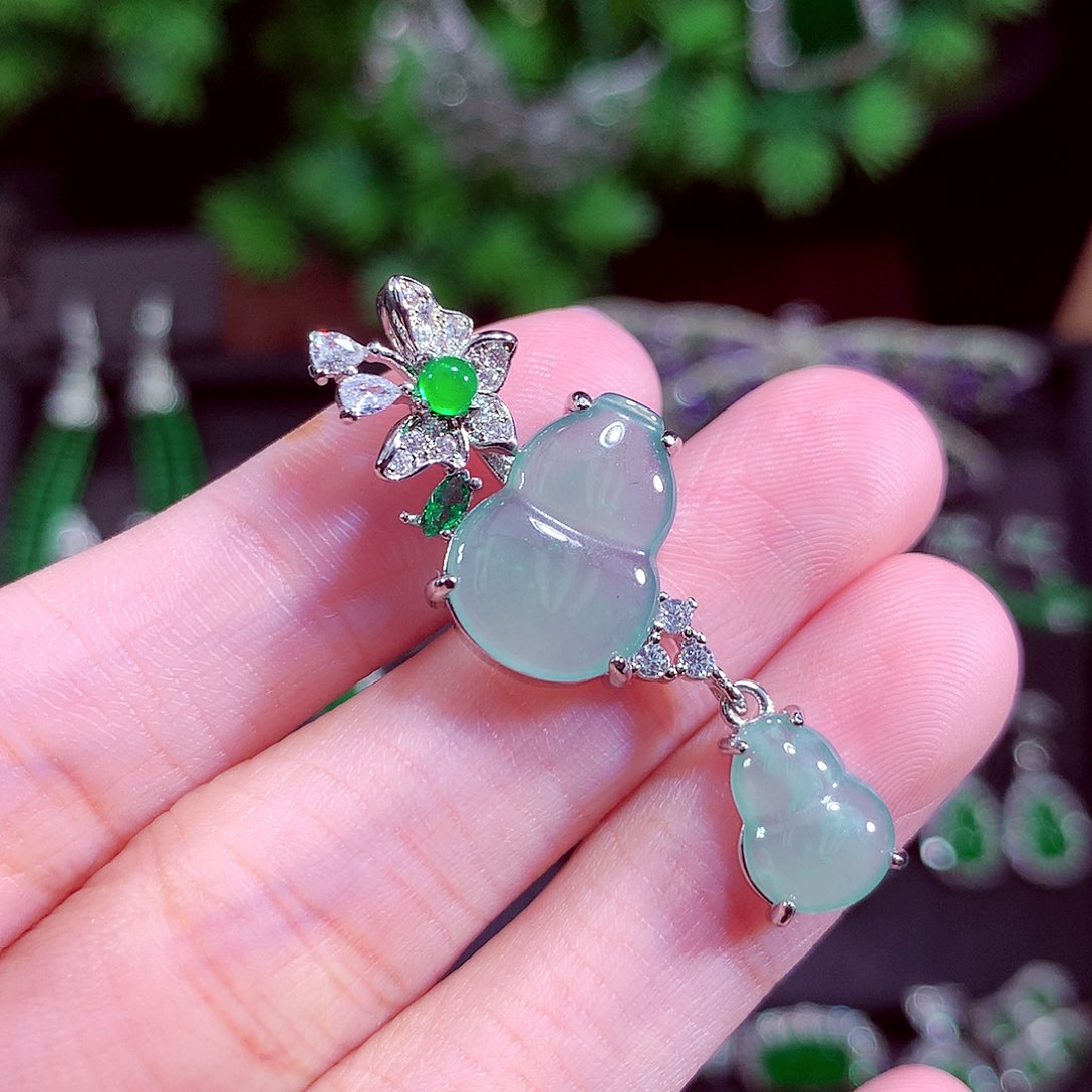 颈饰未镶嵌翡翠天然