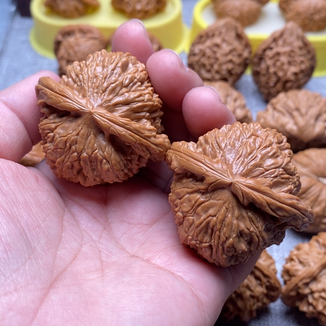 文玩核桃把件47精配白狮子红皮