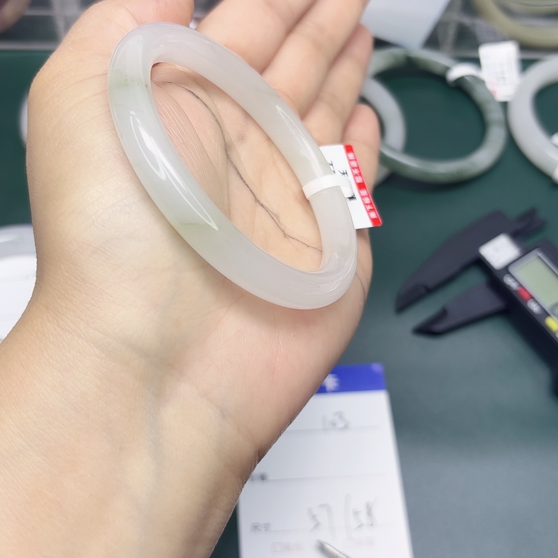 石英质玉未镶嵌手镯103/57