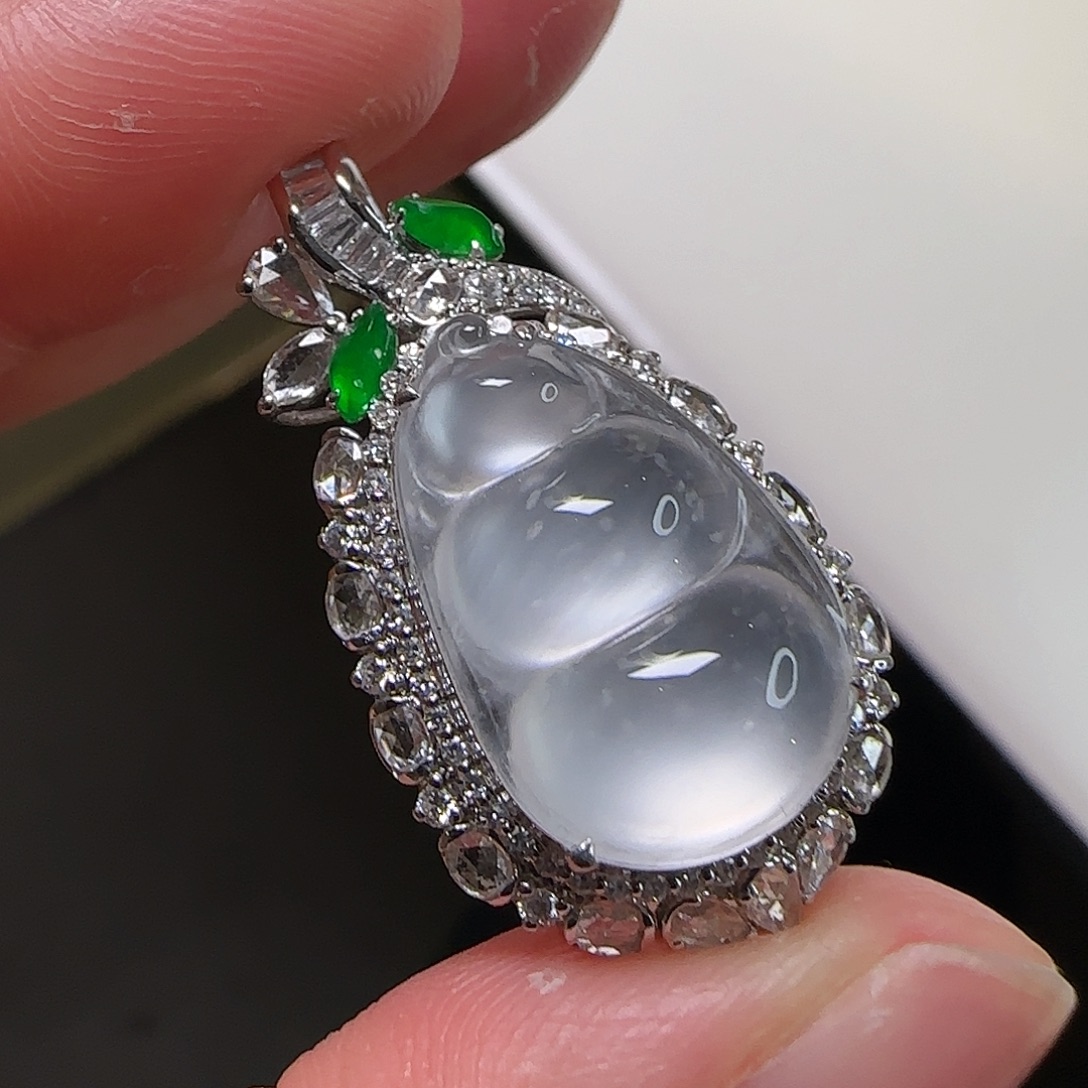 翡翠18K金镶嵌颈饰天然翡翠