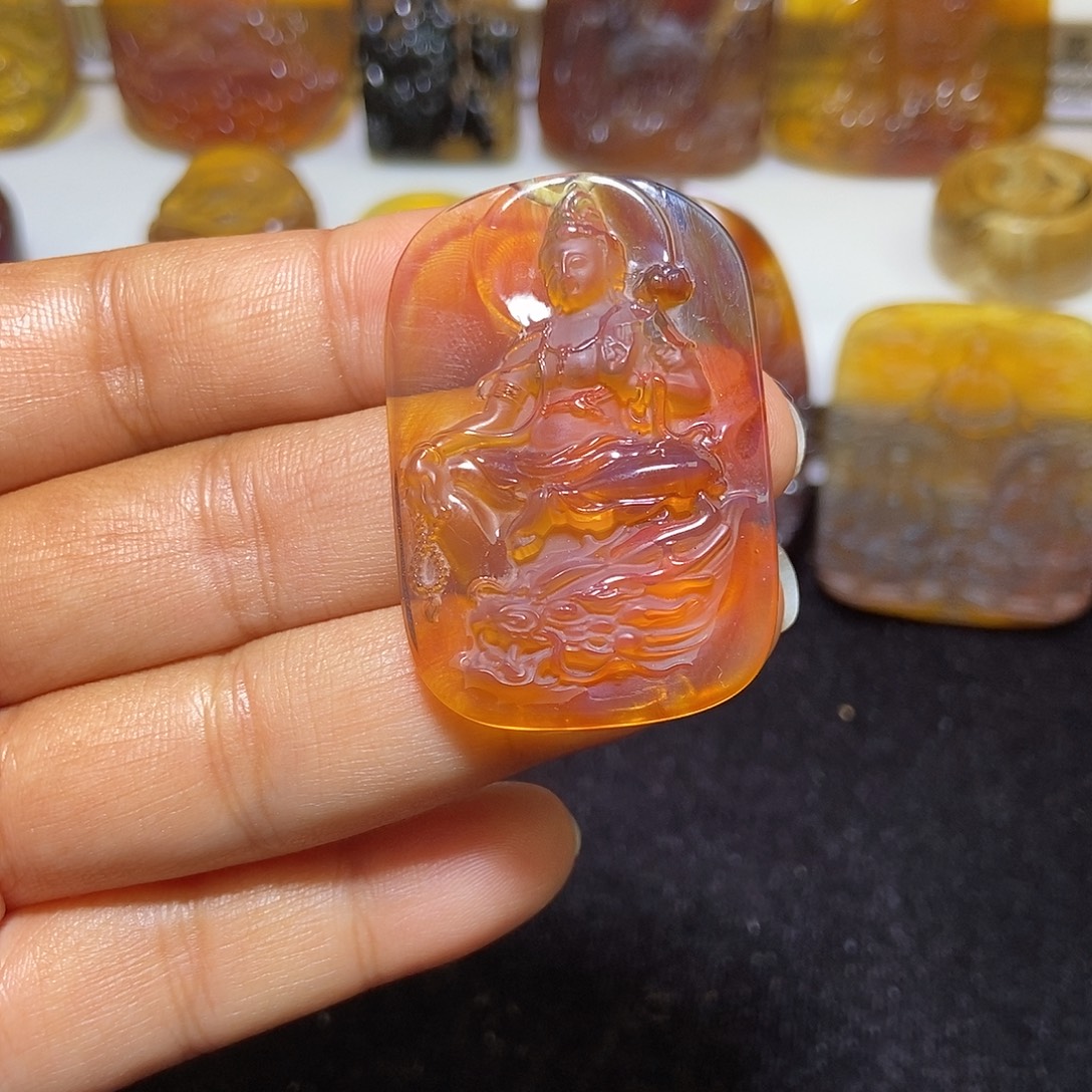 琥珀未镶嵌颈饰缅甸天然琥珀吊坠