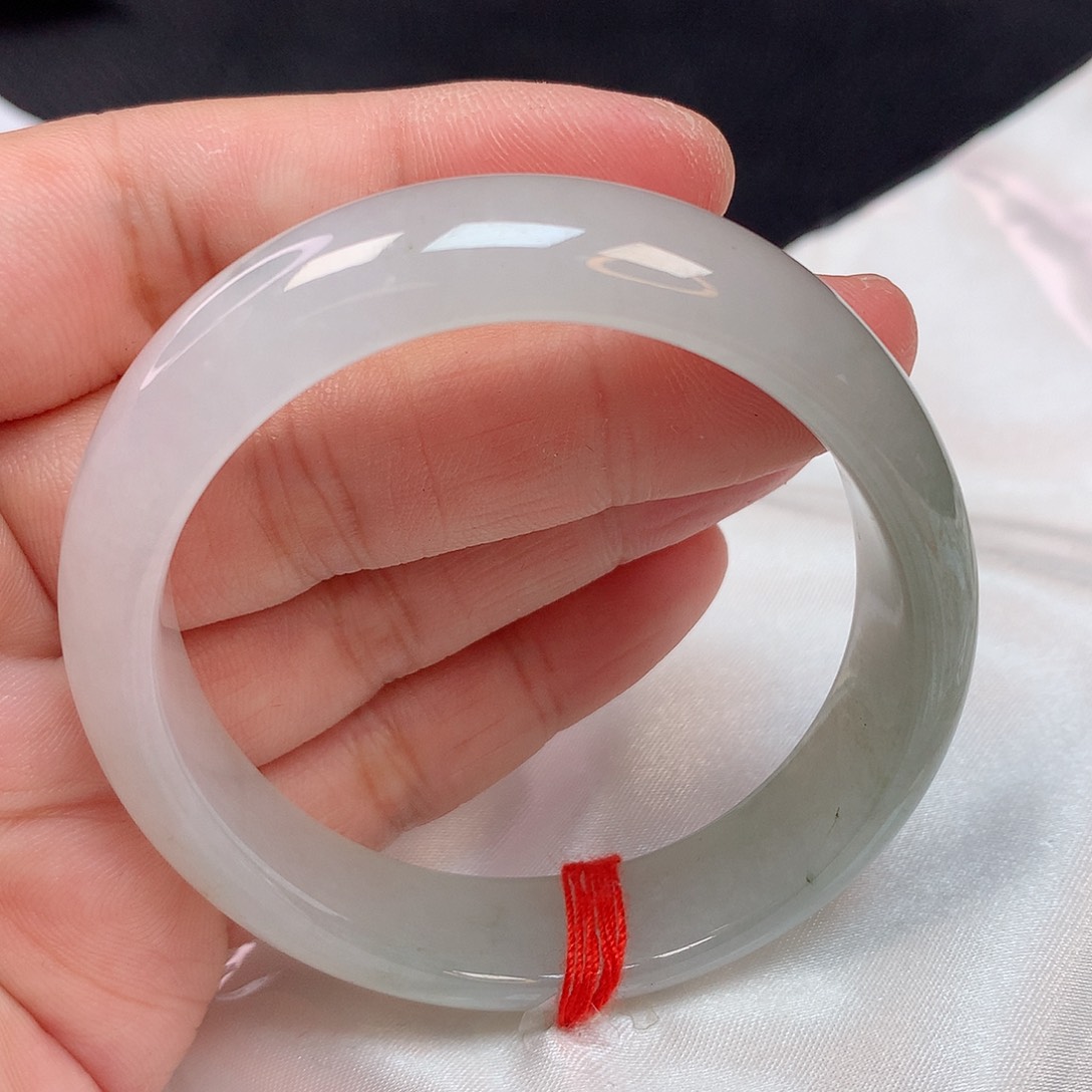 翡翠手镯（贵妃镯）未镶嵌Q55.