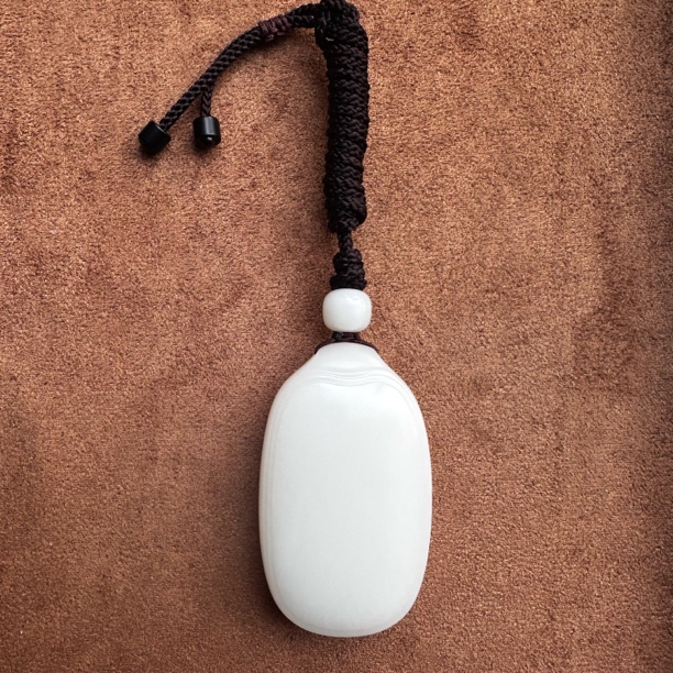 和田玉羊脂白玉手工精雕平安牌