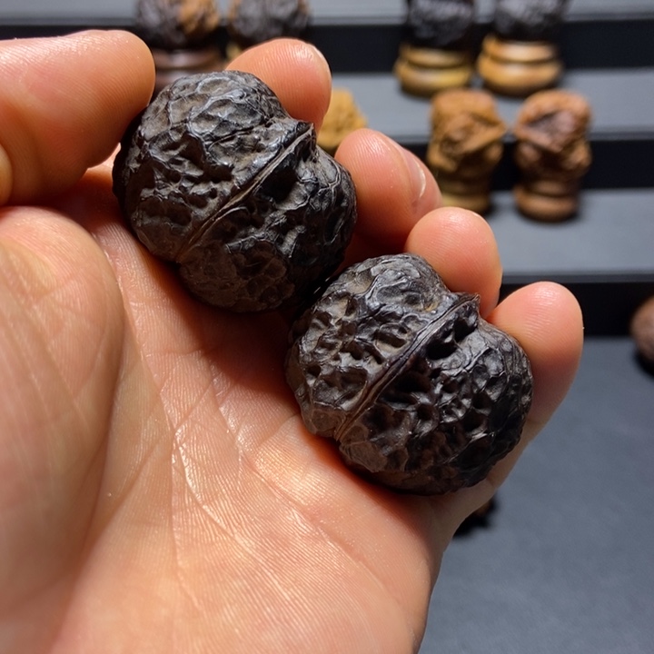 文玩核桃把件B七彩龙珠35mm