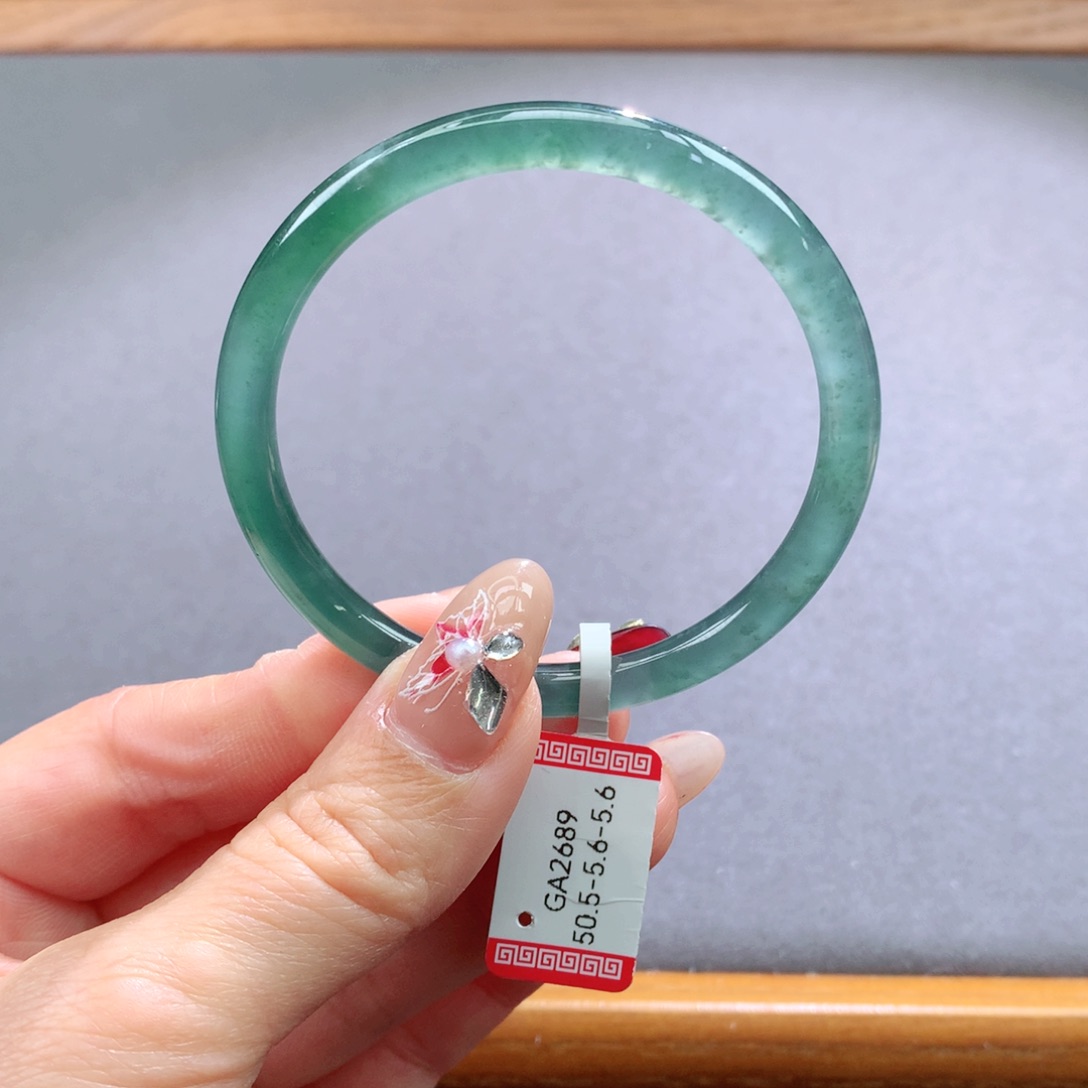 翡翠手镯未镶嵌天然翡翠手镯叮当镯