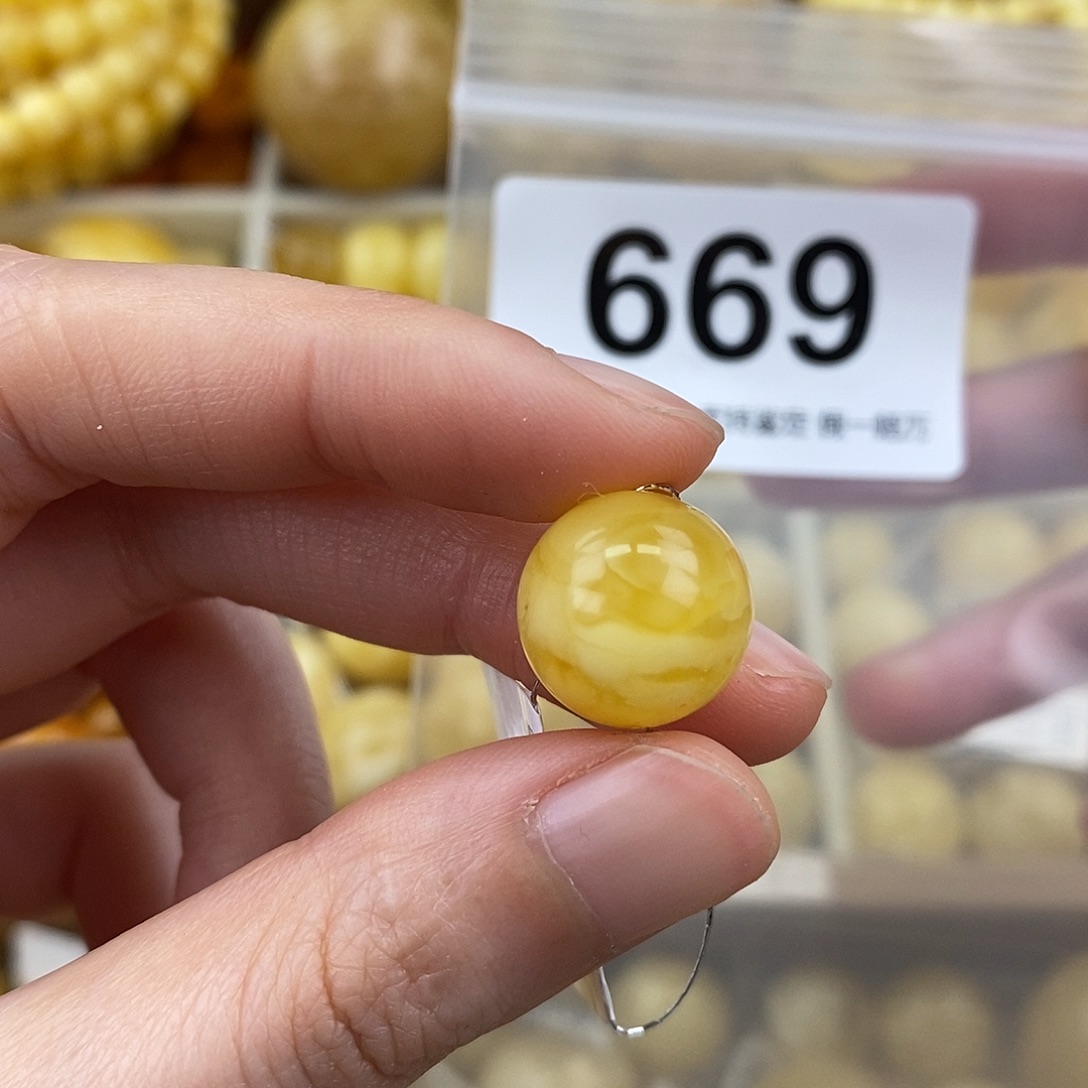蜜蜡未镶嵌珠宝奇石14