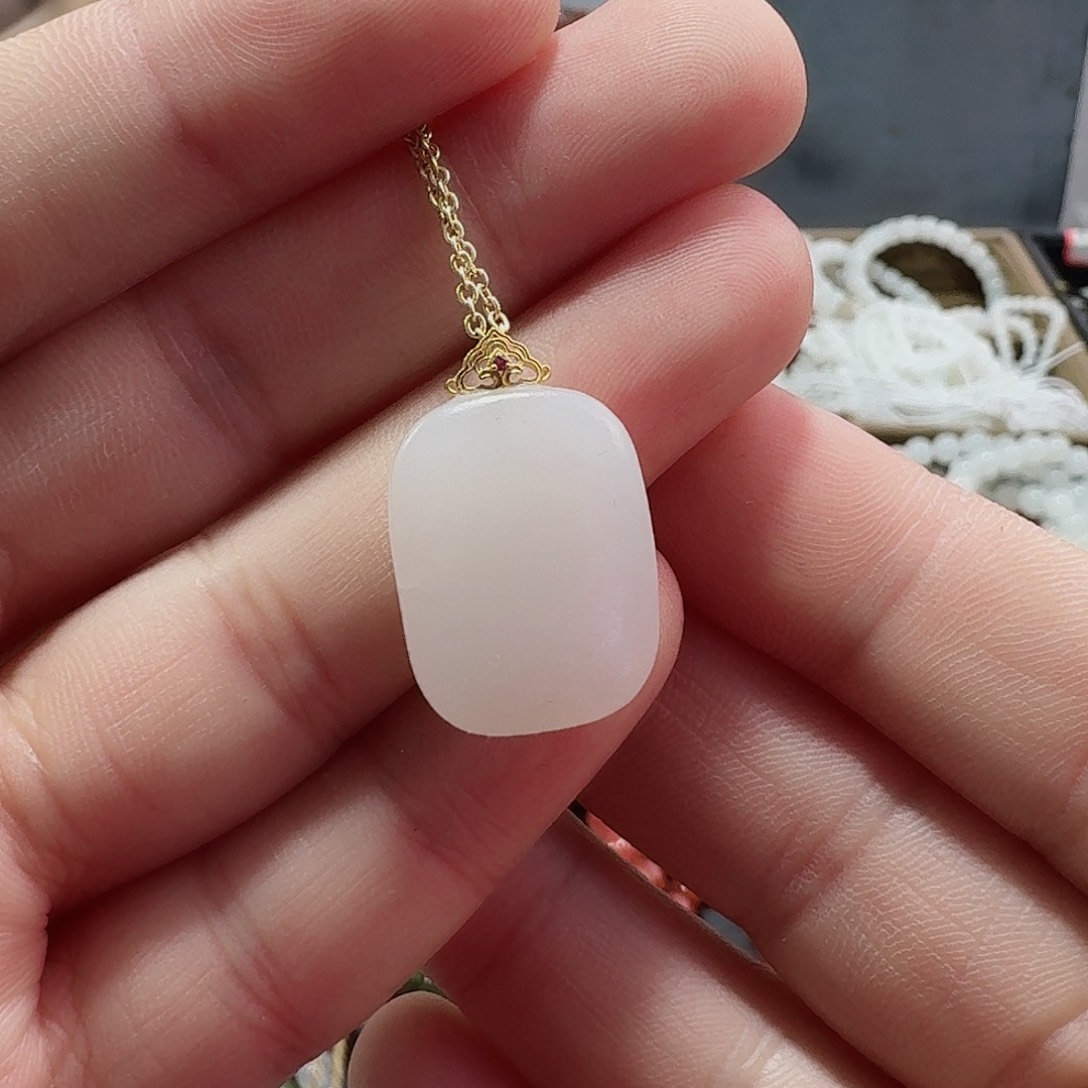 和田玉颈饰未镶嵌