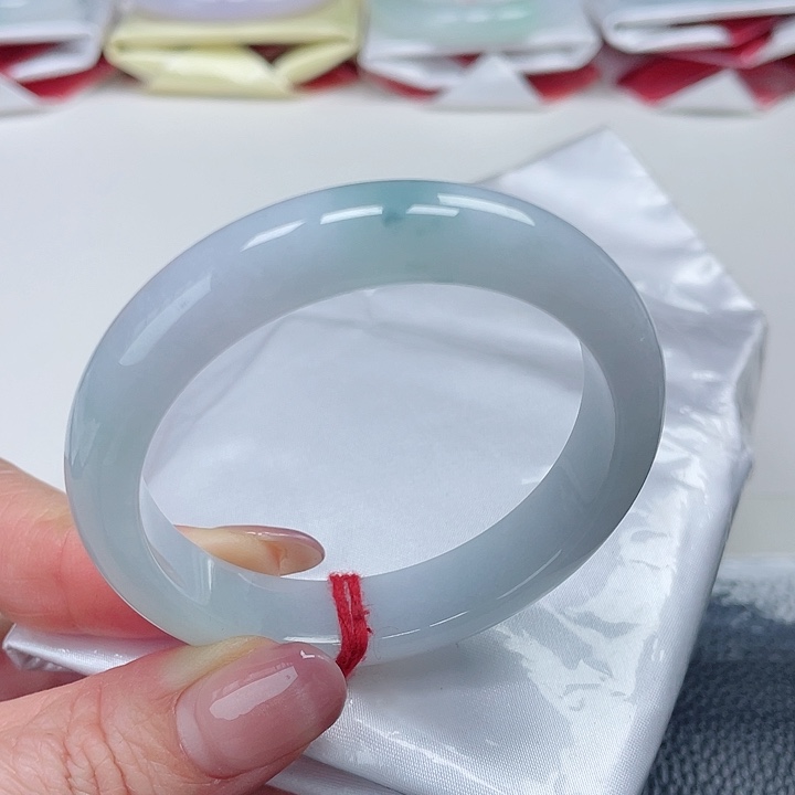 翡翠手镯未镶嵌缅甸翡翠