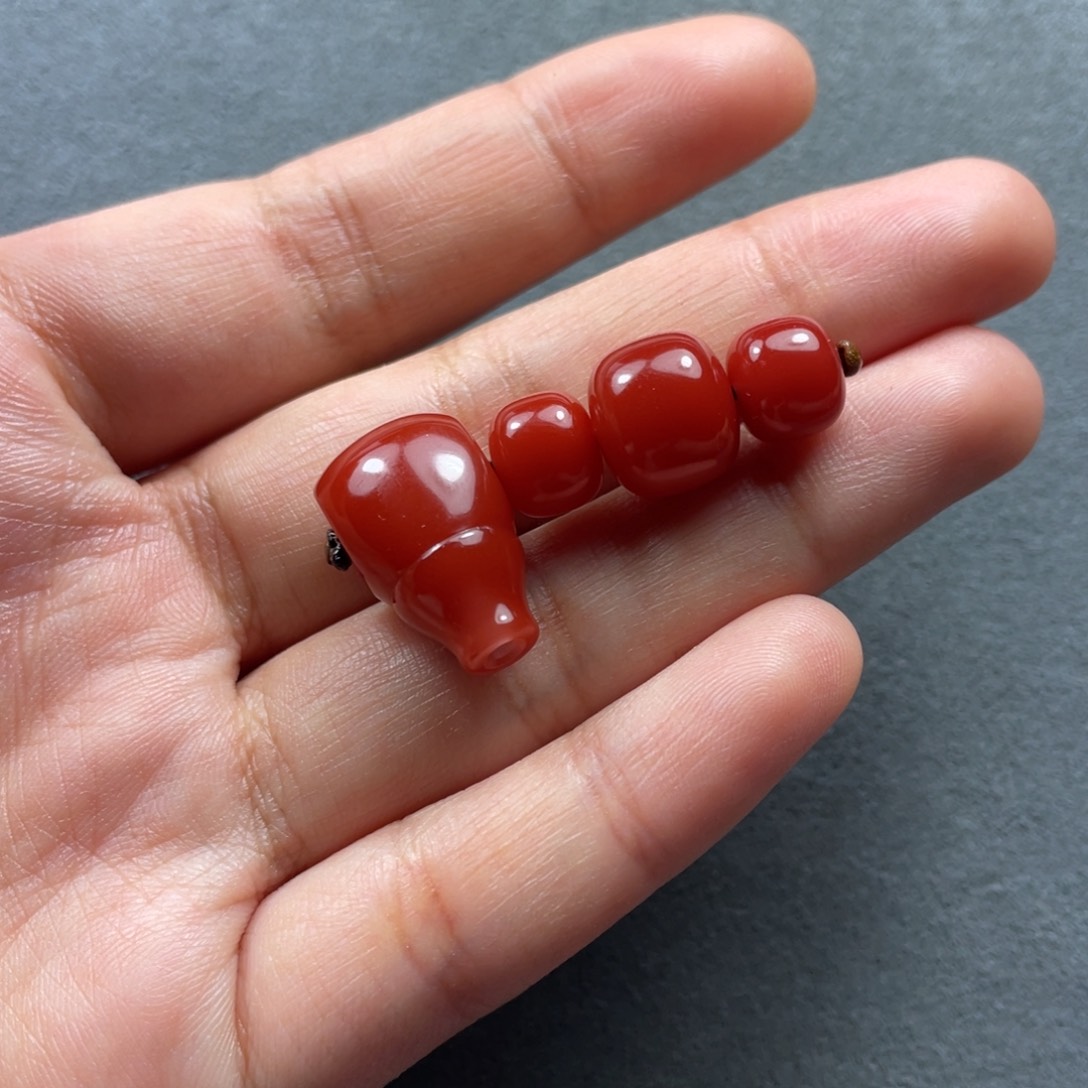 南红玛瑙配饰未镶嵌一组
