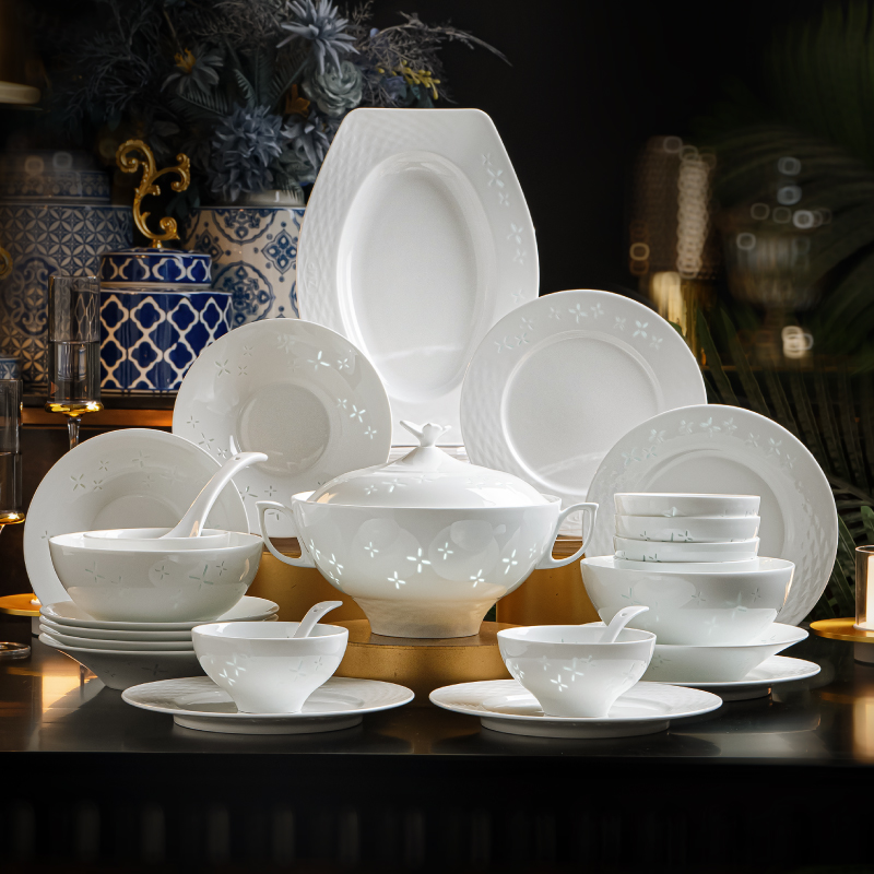 景德镇现代玲珑餐具套装浮雕釉下彩轻奢意式简约碗盘碟家用高白瓷