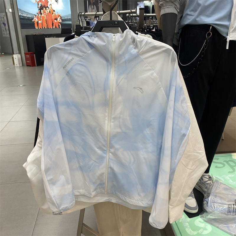 安踏空气甲LT丨薄款梭织户外轻质外套女款防风白色风衣162425601