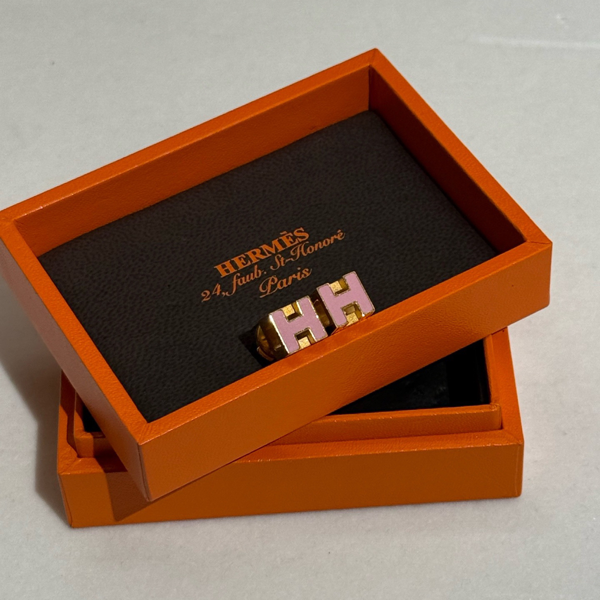 99新 Hermes/爱马仕 粉色H耳钉 