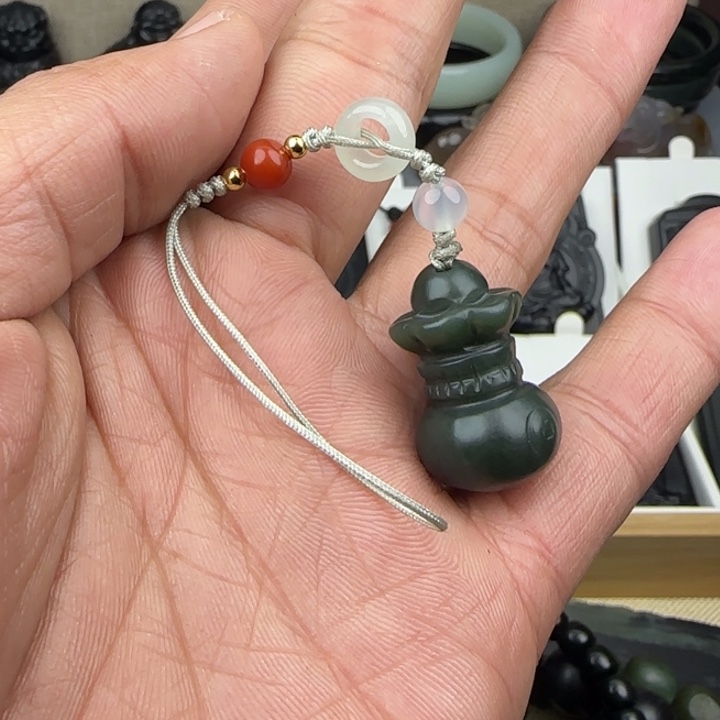 和田玉（青玉）颈饰未镶嵌福利手机挂