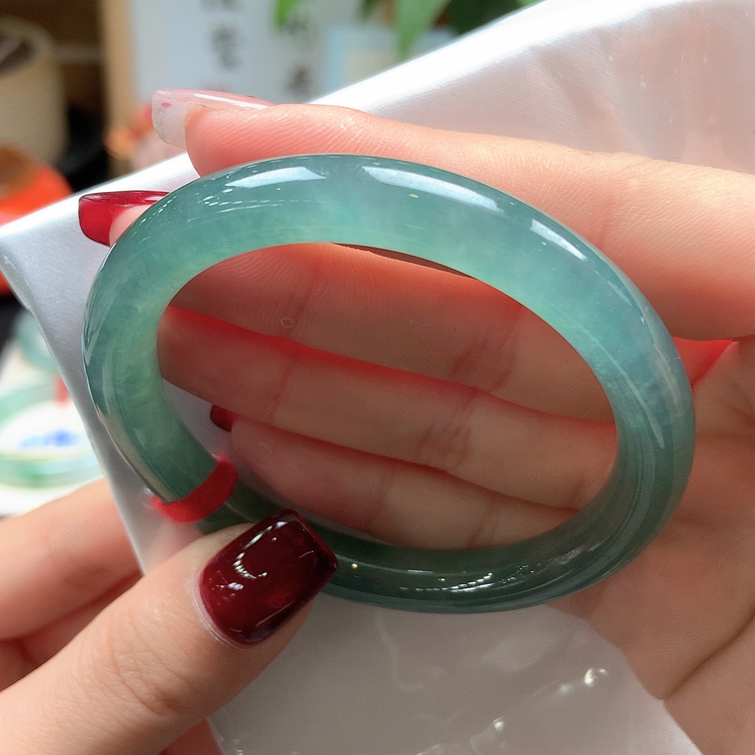 翡翠未镶嵌手镯冰川蓝23号