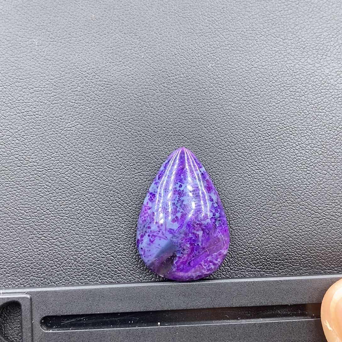 苏纪石（舒俱来）未镶嵌舒俱来蓝紫炫彩水滴吊坠