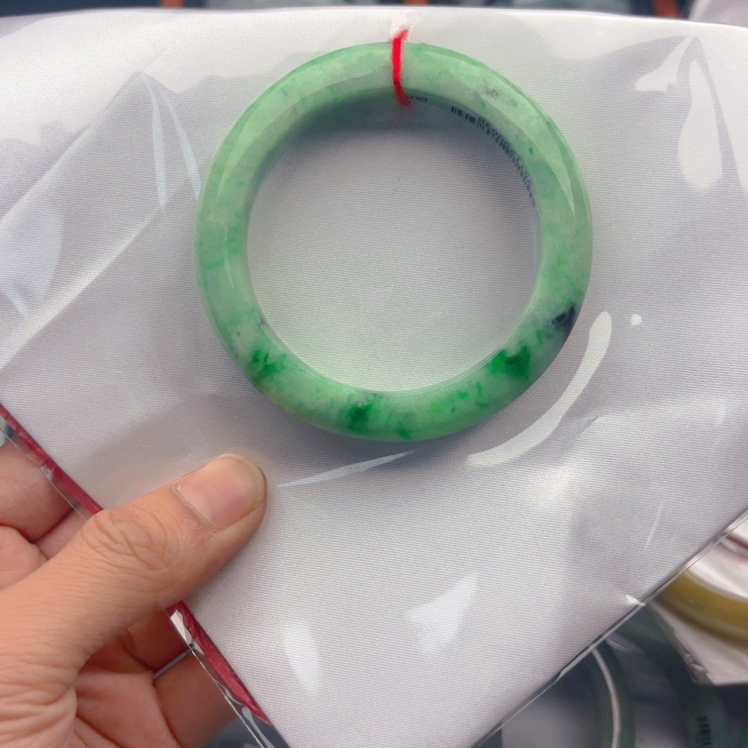 翡翠未镶嵌手镯5354. 129