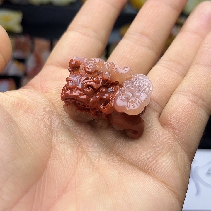 石英质玉（黄龙玉）颈饰未镶嵌