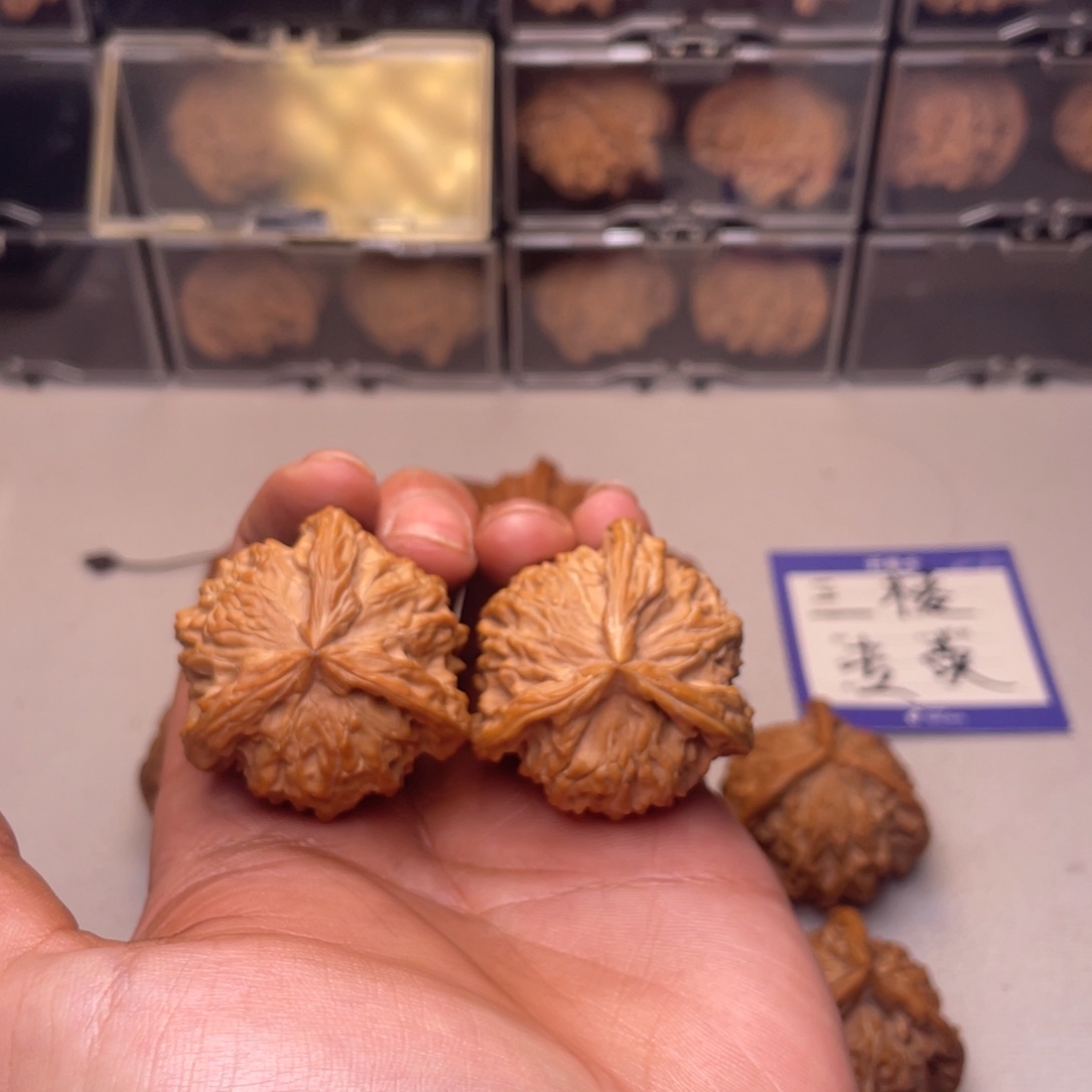 木****文玩核桃吊坠盘山