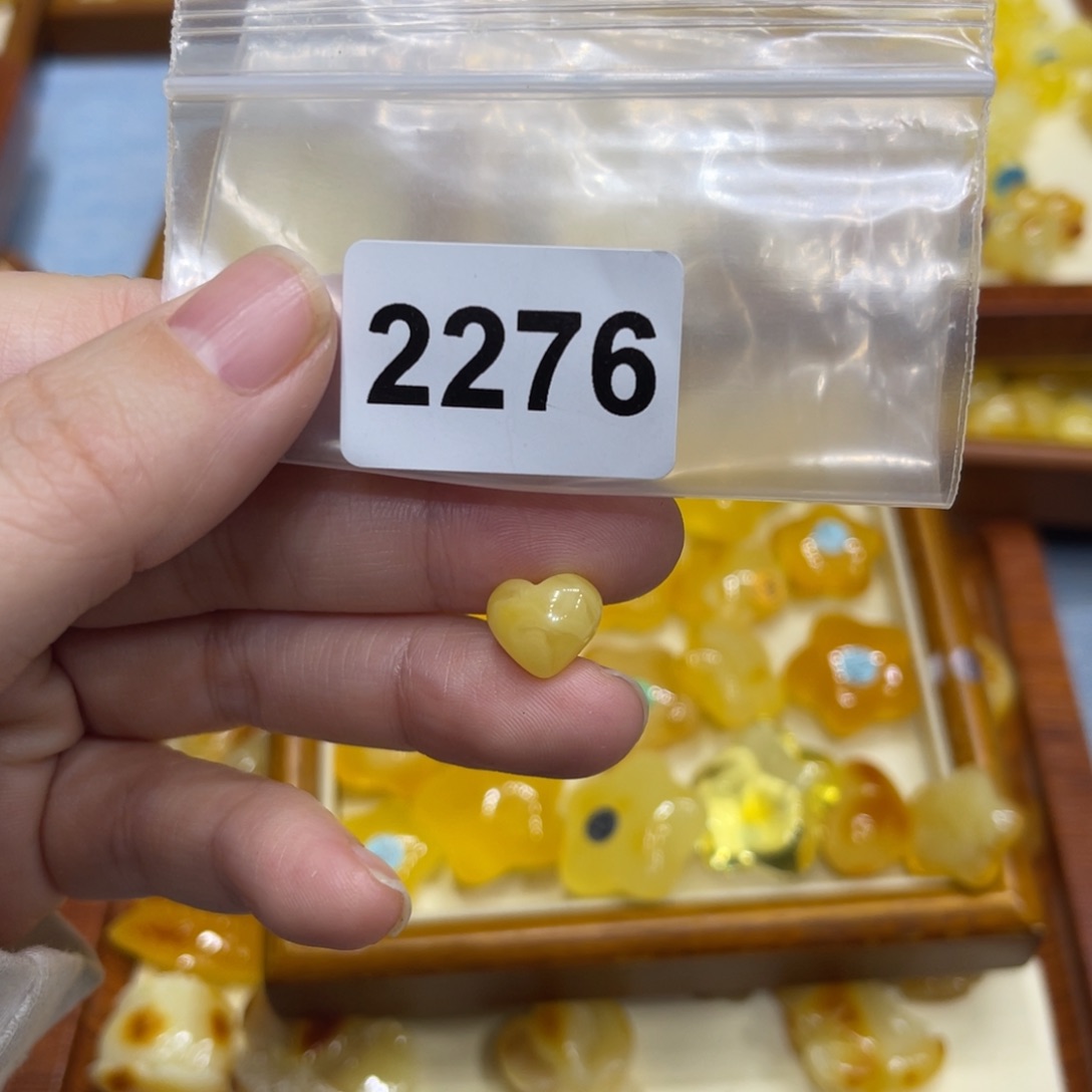 琥珀珠宝奇石未镶嵌