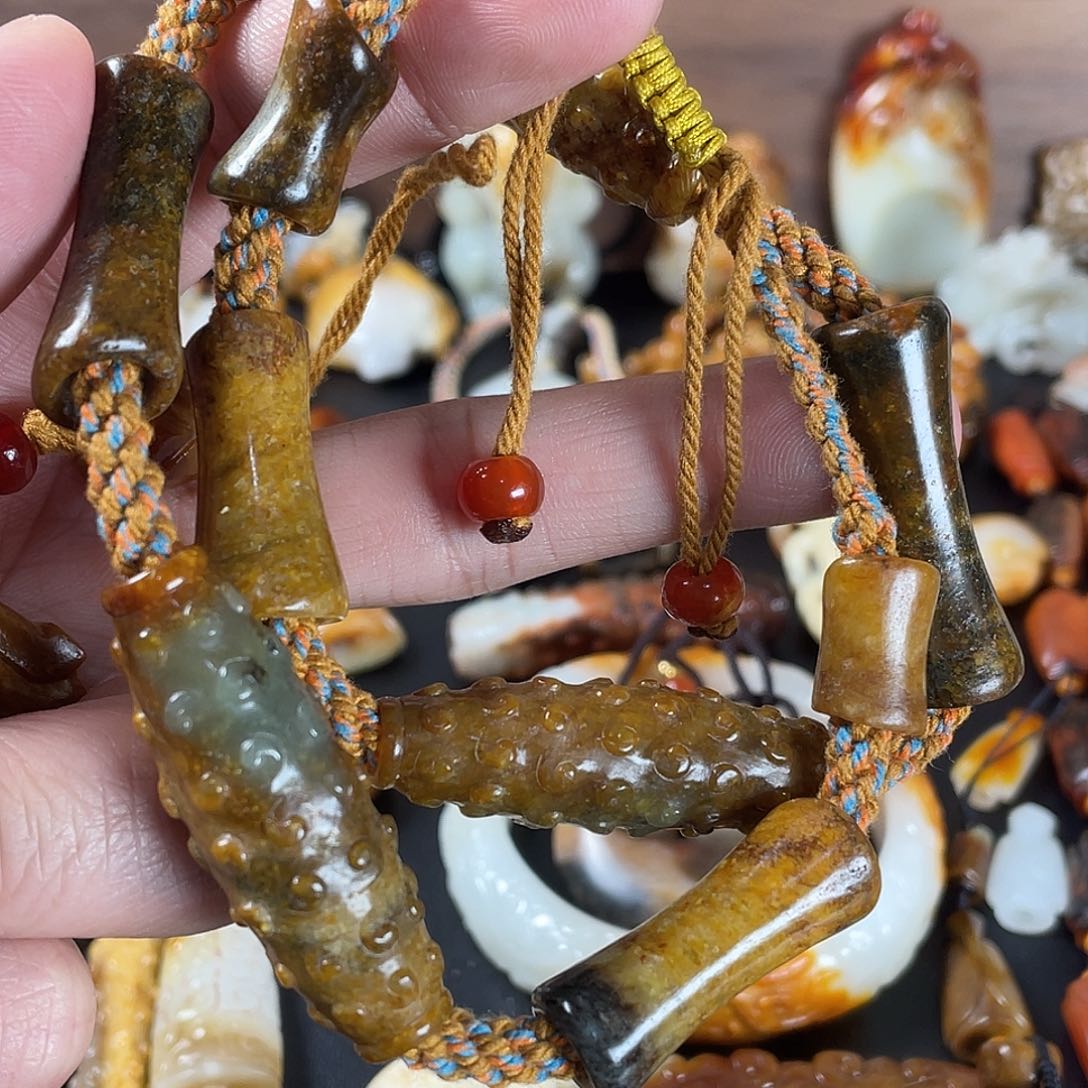 和田玉颈饰未镶嵌木*水