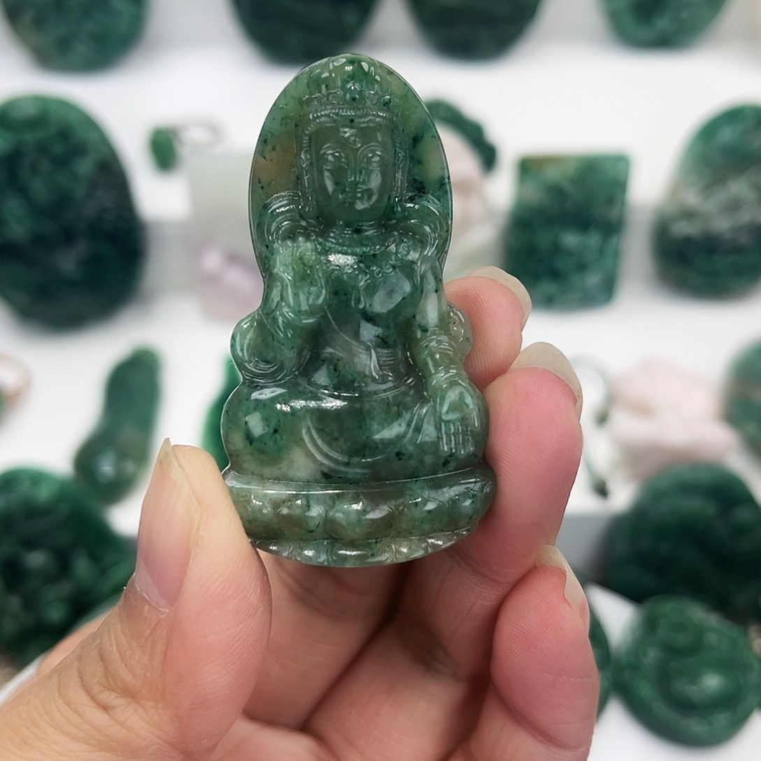 独山玉颈饰未镶嵌