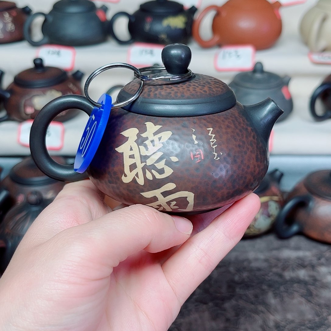 125毫升微微瑕纯手工锤纹刻填胖墩壶