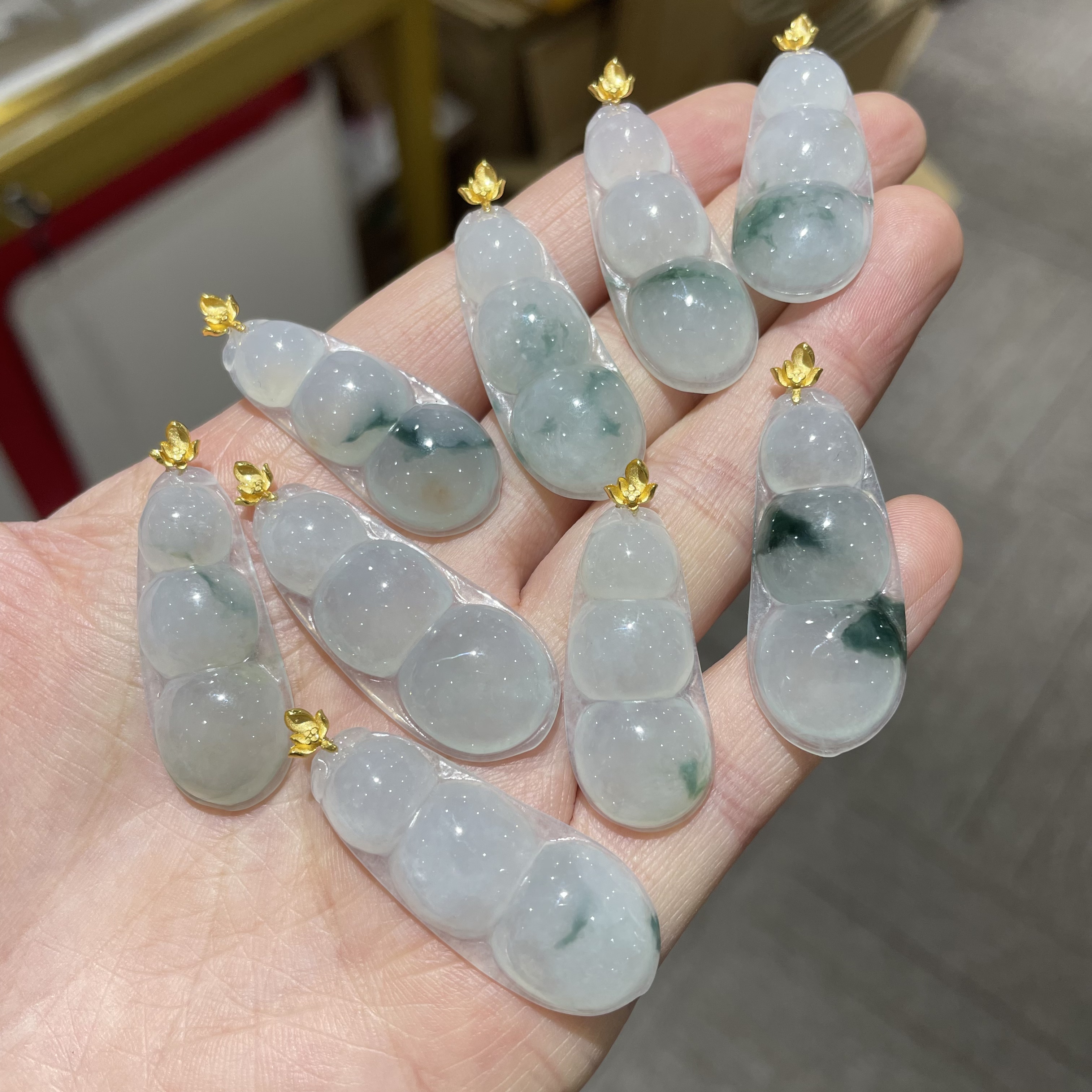 A62天然翡翠A货18K金镶豆子吊坠（多样性发其一）