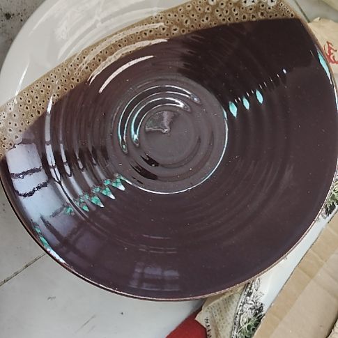 瓷片瓷片，各种摆件，均有瑕疵。沙锅！