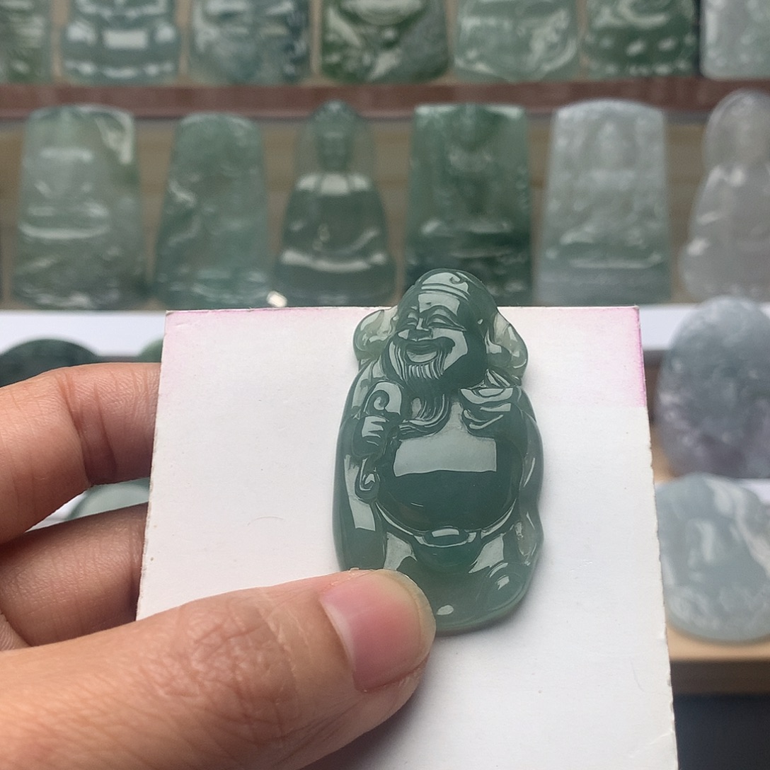 翡翠未镶嵌颈饰财神爷