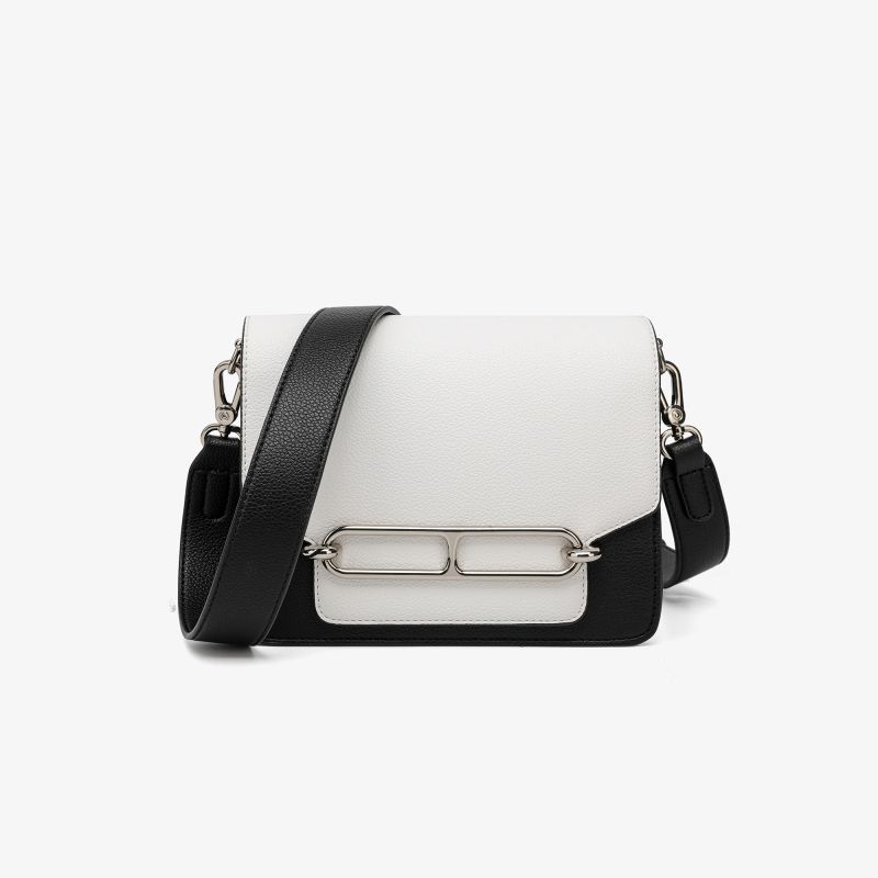 25538 经典百搭轻奢设计款小方包 19*15*7