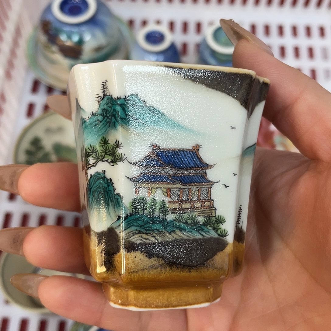 山水。                      