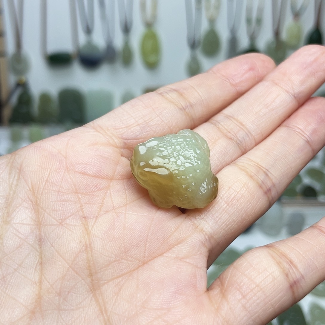 颈饰未镶嵌和田玉野***。