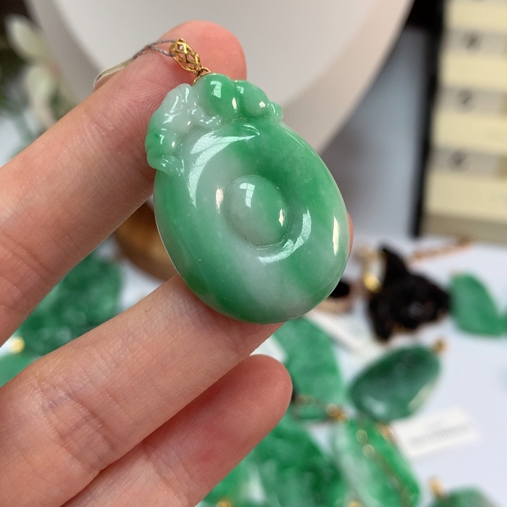 翡翠未镶嵌吊坠(不含链)