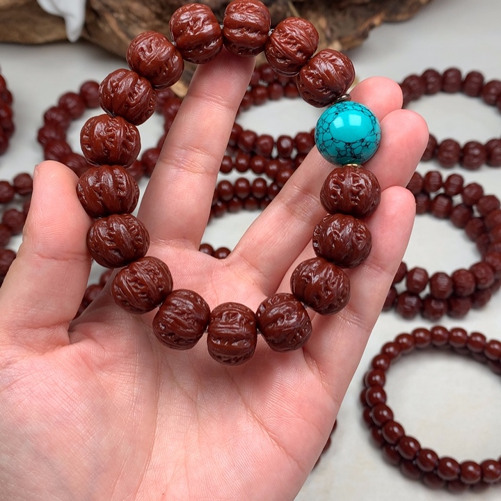 猴头核桃吊坠…*龙纹八棱15➕绿