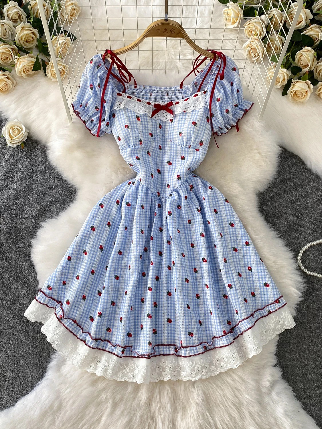 【柒汐】推荐韩版草莓格纹方领连衣裙9980