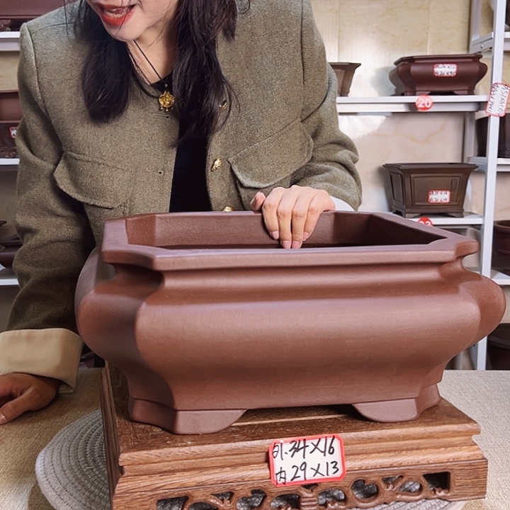 紫砂花盆等多种装饰