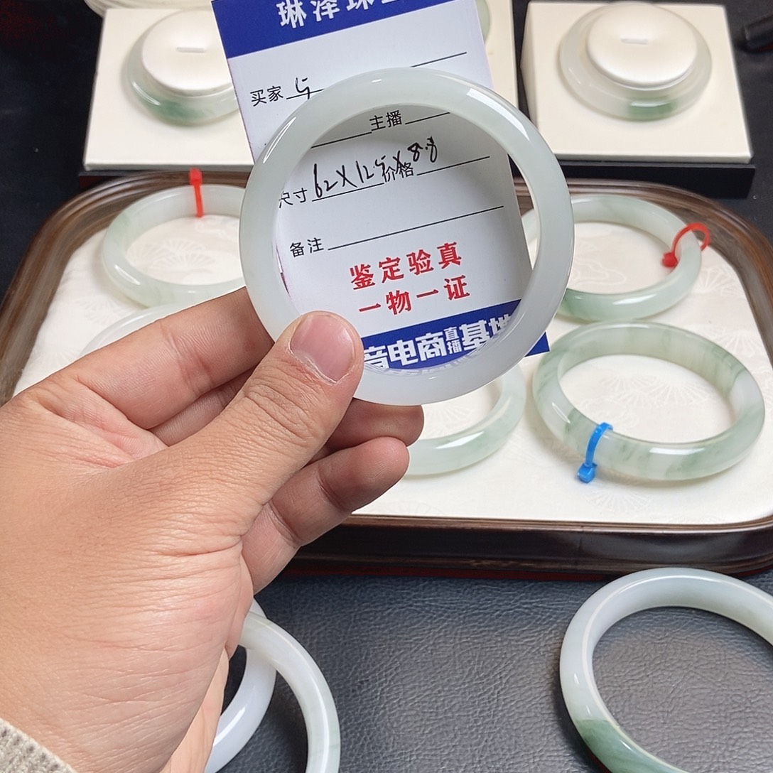 岁***好石英质玉未镶嵌手镯5