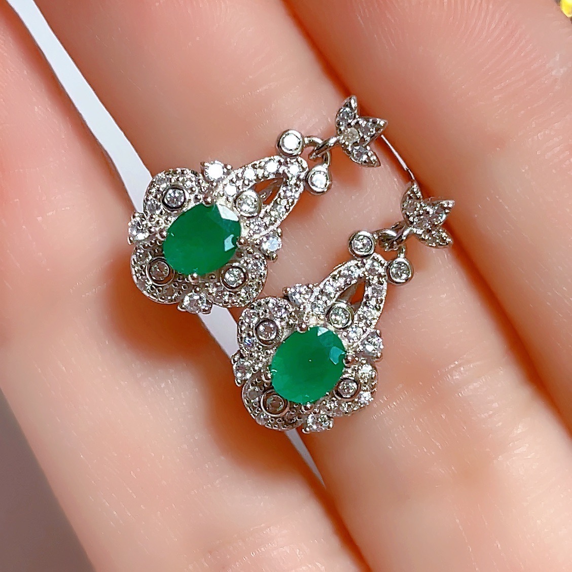 MOZSYZML388【五月生辰石】天然祖母绿耳钉-单颗约60分-S925银镶