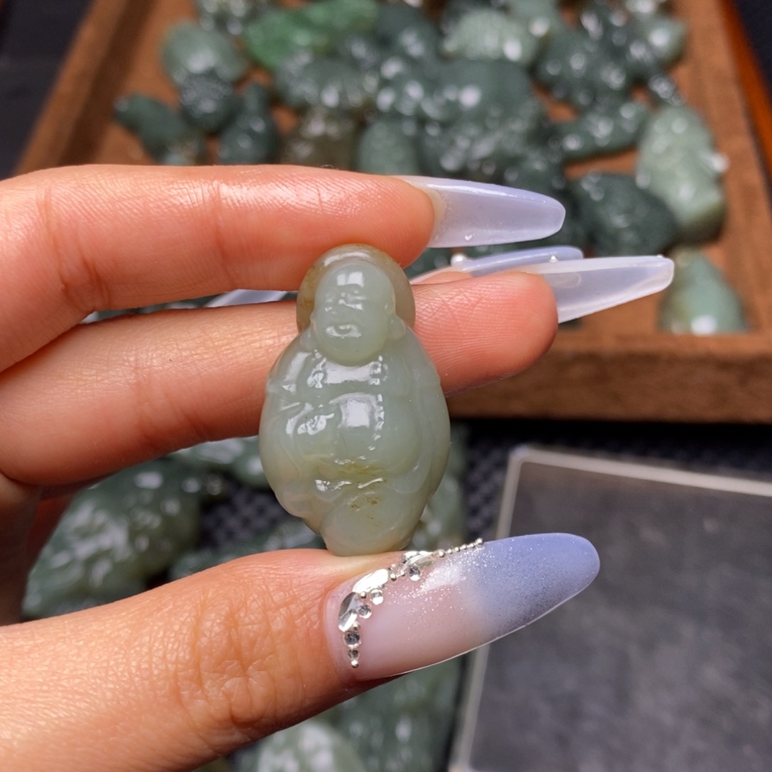 和田玉颈饰未镶嵌手**云