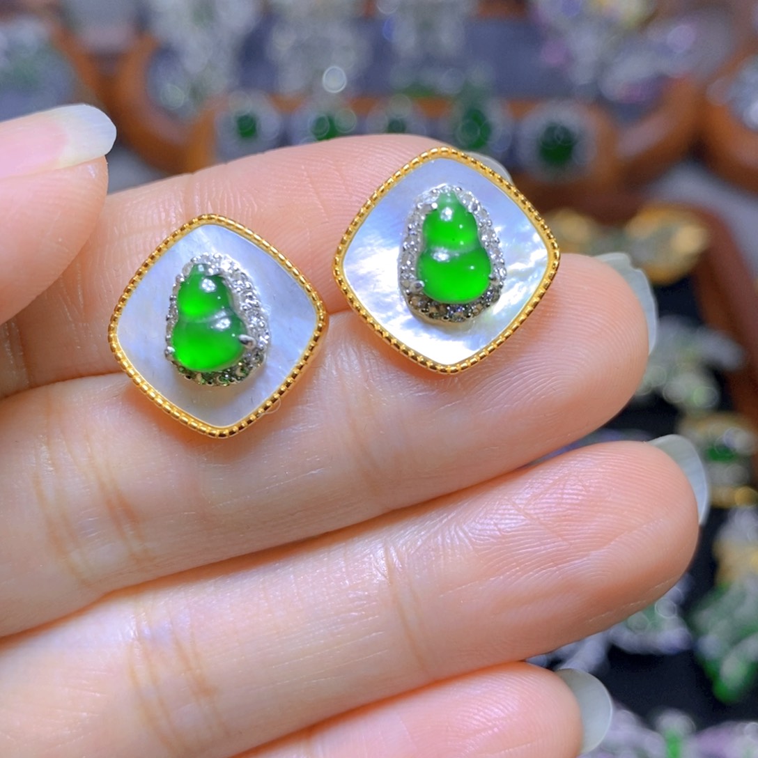 翡翠颈饰银S925镶嵌天然翡翠