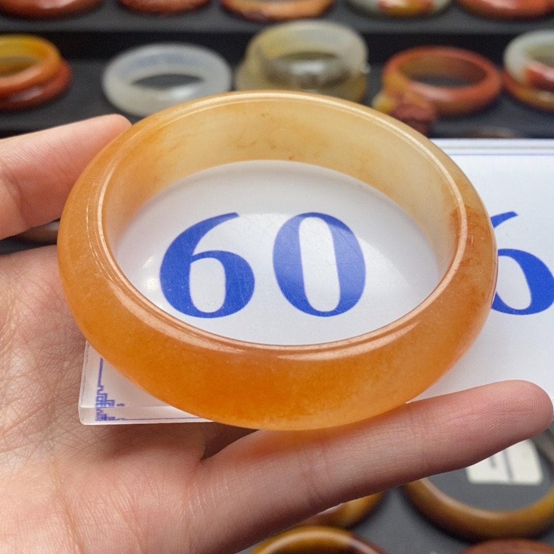 石英质玉（黄龙玉）手镯未镶嵌