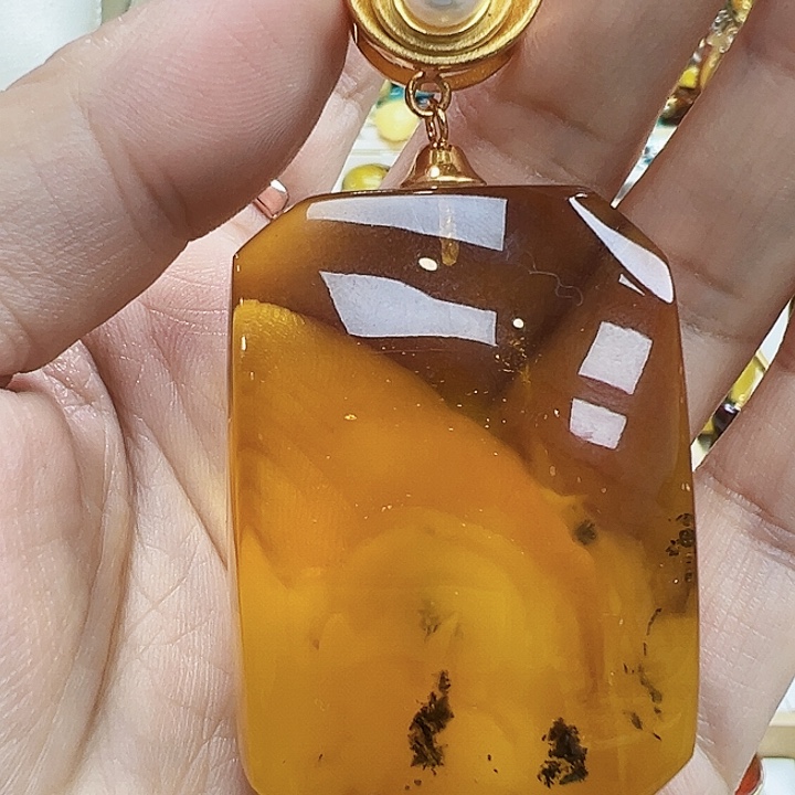 琥珀未镶嵌珠宝奇石