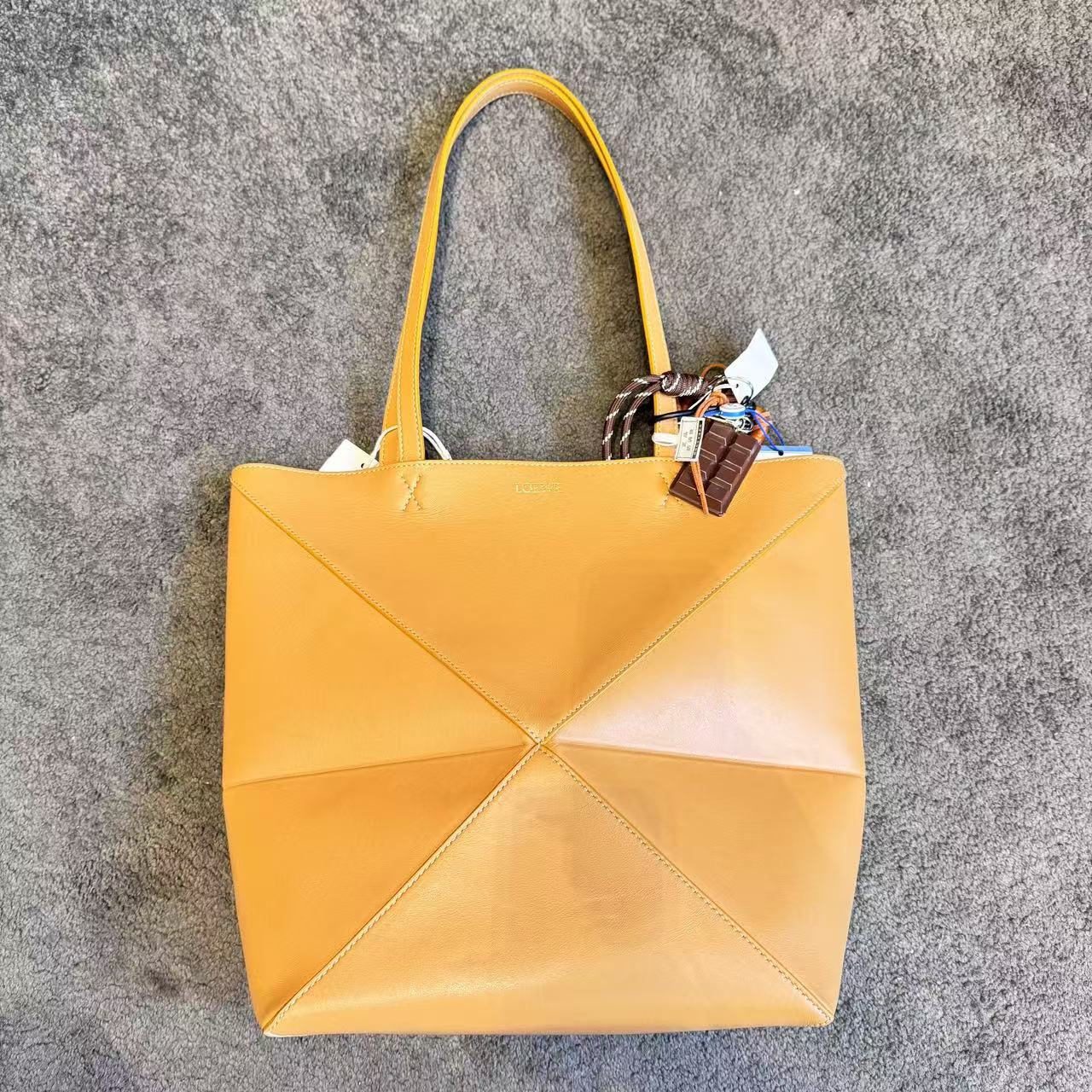 99新 LOEWE/罗意威 新款折叠托特/2057