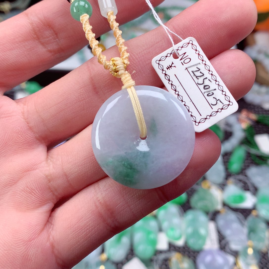 翡翠颈饰未镶嵌翡翠吊坠