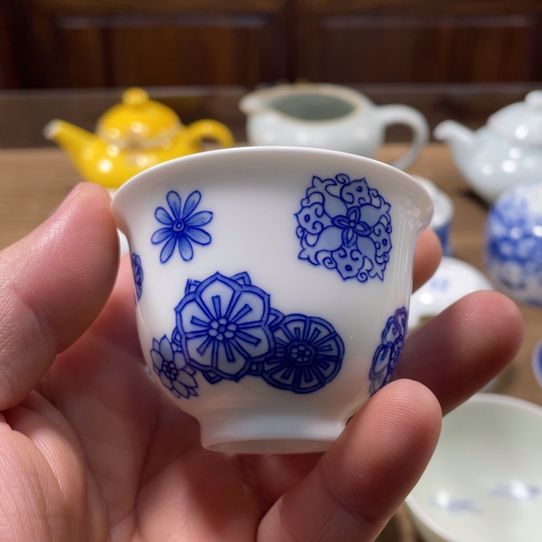 段氏青花皮球花铃铛杯