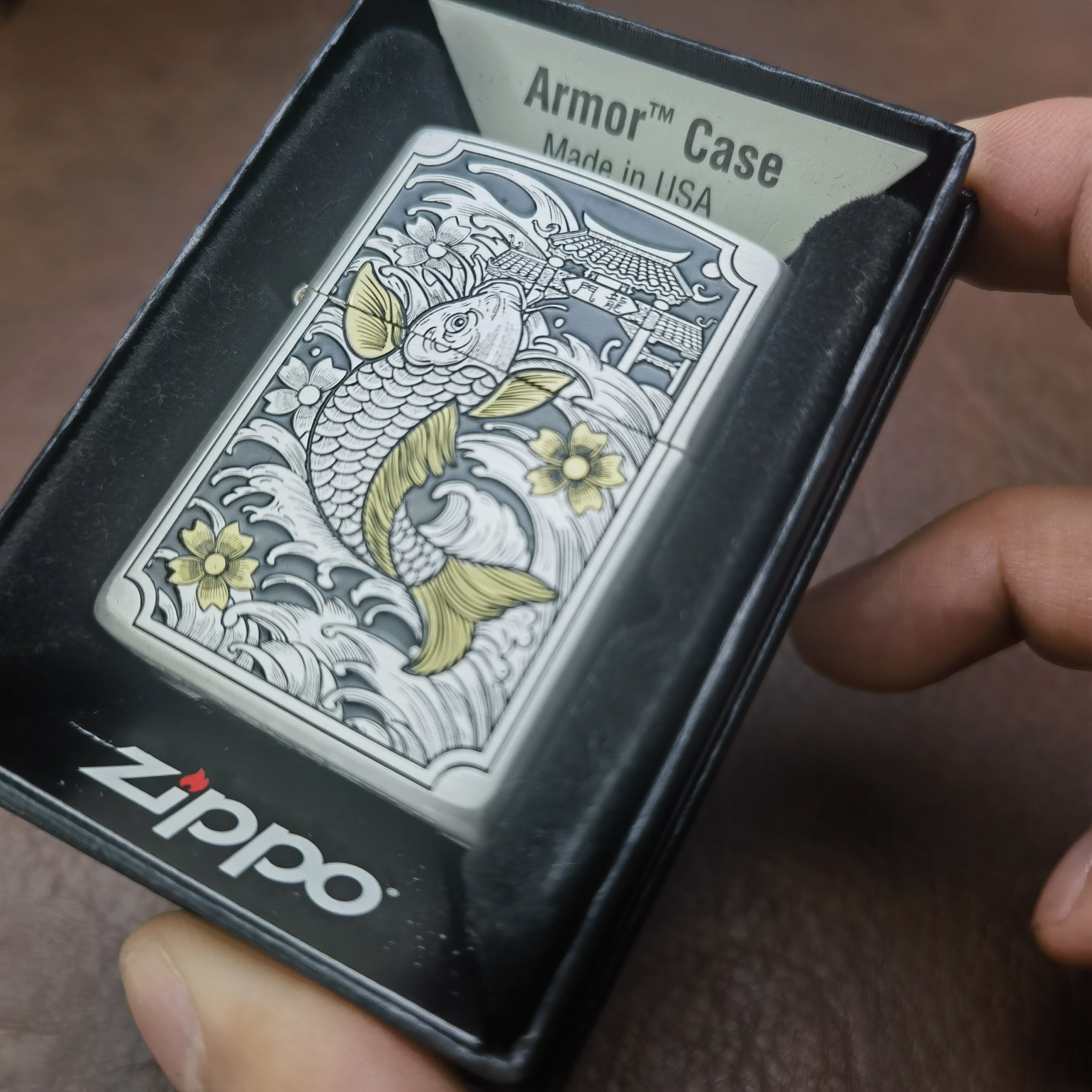 Zippo打火机盔甲错金银锦鲤鱼跃龙门228