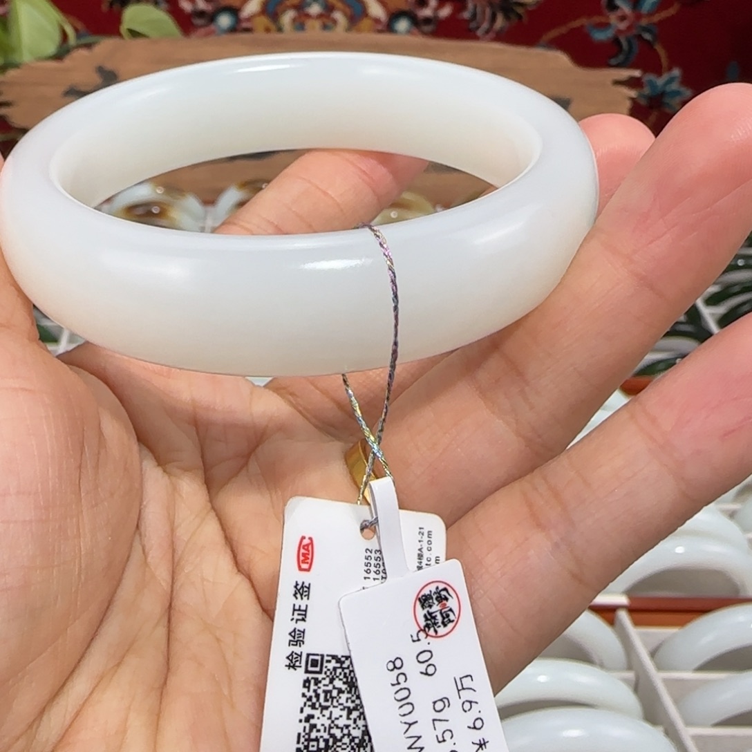 和田玉未镶嵌手镯新疆和田玉手镯