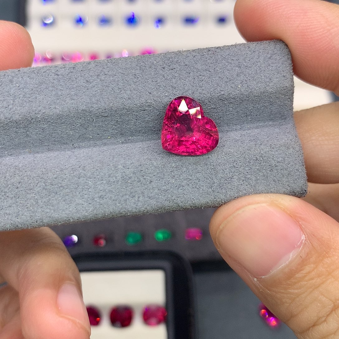 裸石未镶嵌碧玺4.43克拉卢比来