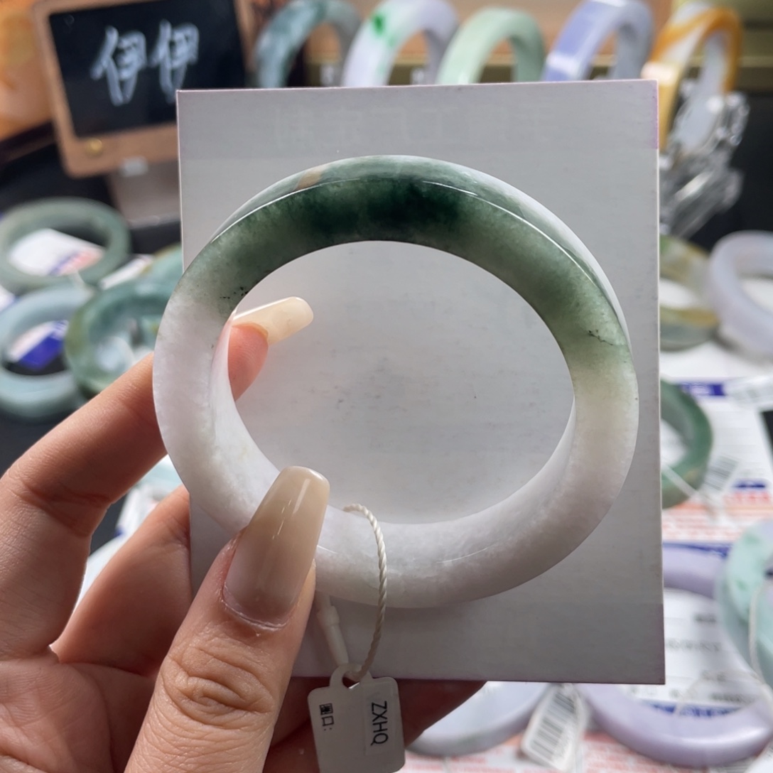 莹***棒定制翡翠未镶嵌翡翠手镯基地质检发货