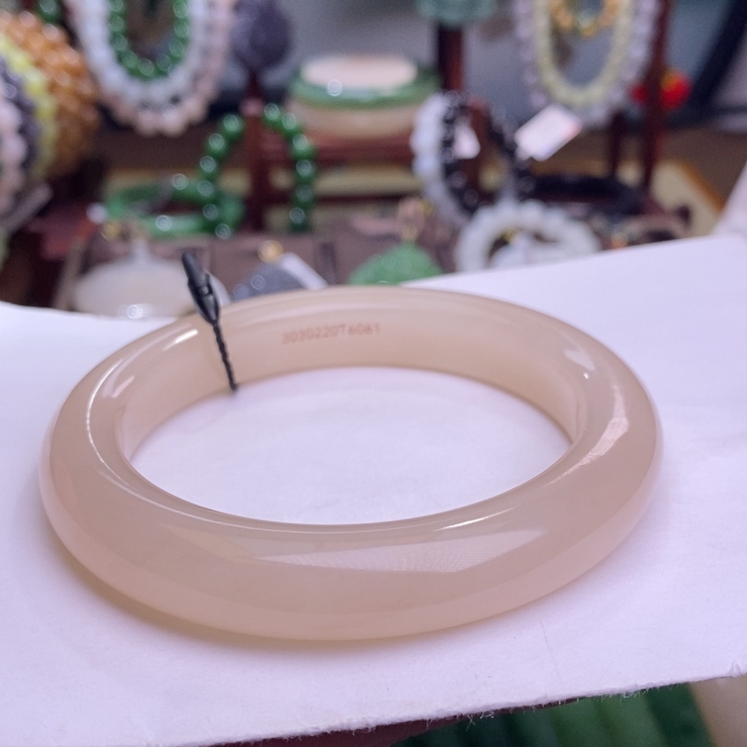 和田玉未镶嵌红藕粉毕业级手镯60.2圈口